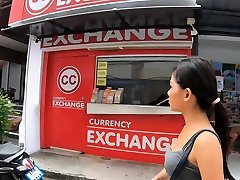 Petite Thai teen amateur sucks and fucks hung foreigner