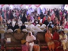 Bollywood wedding honeymoon and a taste of western kamasutra