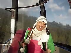 Rattiges Spermaluder lutscht im Skilift!