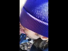 passifanalbk pratique une fellation dans un bois
