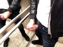 电梯射液