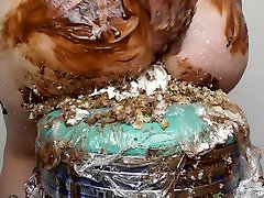 CRUSHING ICE CREAM CONES IN HEELS & BIG ASS CAKE SITTING