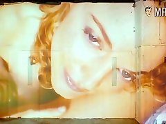 Lots of passionate kissing scene with such a hot actress Heather Graham