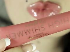 Lip gloss tease