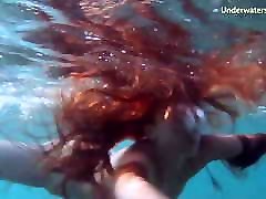 Underwatershow erotic young models in water