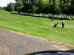 pompino nel campo da golf