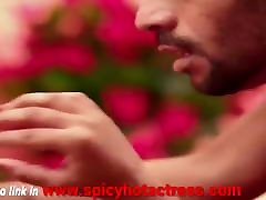 Indian young college couple fucks secretly in indien san xxx room