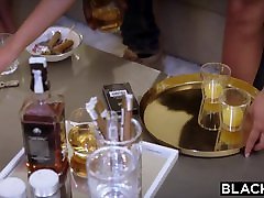 oscurati seducente bruna non può negare il suo bbc voglie