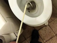 Pissing with straw