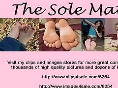 me lame el culo - Stitch poses her sexy new pedicure