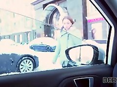 debt4k. pretty sleep pussy wife viene pagato bene per il sesso con un ricco sconosciuto