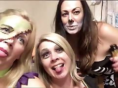 3 HORNY MILFS
