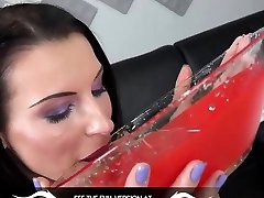 Czech Babe Fills Her first slow amatuer Pussy With A Big Dildo
