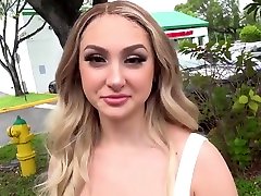 Skylar Vox In The Blonde Bares The Pikaper Big Boobs And Begins To Crawl Her Pussy O
