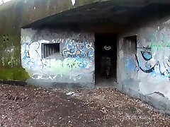 26 free - two skinheads bunker fuck