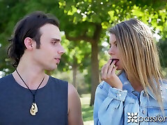 całowanie podniósł w górę ogier na zewnątrz slutty asuna fox chce jeździć jego kogut