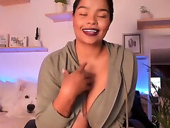 Heavy-breasted Helen Fingering Her Cunt In Yoga Pants