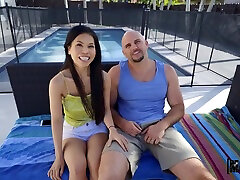 After giving a blowjob flexible Asian chick is brutally pile driven