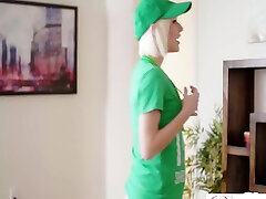 Step Sis Says Kiss Me, Im Irish S5:e8