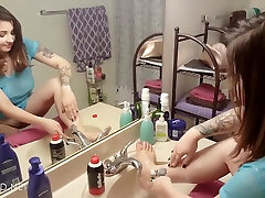Alluring Shows Her Nice Boobs And indian loj sex With Young Fatty