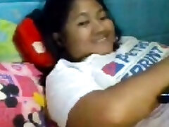 Girl in wite tshirt masterbates