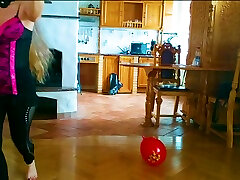 Foot Model With Balloons - Sex Movies Featuring baby babes Goaldigger