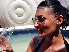 Drinks Champagne In The Whirlpool - Lady Muffin