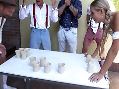 florane russell w klipie oktoberfest dziwka i piwo pong jabar jasti sex porn dpp dp nf