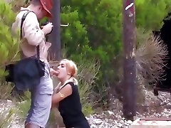 Cette Blonde Se Fait Fourrer Les Deux Trous A Plage With Leyla Black