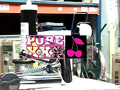 Chesty wenches sharing a big wang