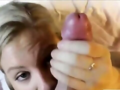 Grosse mature gagging interracial sur son visage