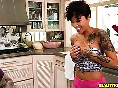 White dumping girls cheats on gf with Blasian slut Honey Gold