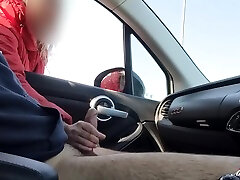 Dick Flash. Mi Sego Il Cazzo In Parcheggio Pubblico E Una Ragazza Che Passa Mi Fa Sborrare