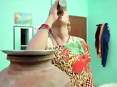 seks z ciocia z hindi audio