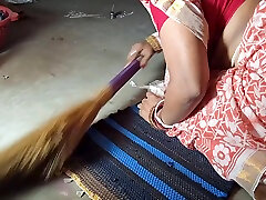 Palang Ke Niche Pasi Huyi Aunty Ko Masti Me Pel Diya