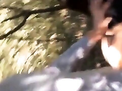 une promenade coquine dans les bois