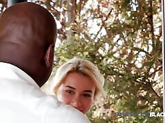 privateblack-la rubia katrin tequila se mete big black smog gran mall sapna negra en el culo!