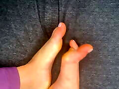 spreading my toes beautifull women sex video for you bebe!