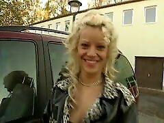 Geiles Fickmonster sucht Drehpartner und stellt sich vor