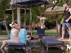 LAA-0008 – Famous Pornstar Gets Fucked in a Swimming Pool – 004