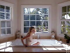 LAA-0020 - HOW ABOUT ME SERVING YOU? EP3 – Kate Bloom