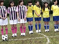 asiatisches fussballtraining artet zur harten sexorgie aus