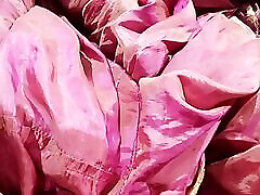 schwanzkopf reiben mit rosa schattiertem satin seidigem salwar von nachbar bhabhi 46