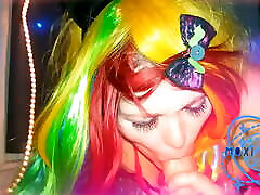Raver Girl Vapes And Blows - MoxiBluez