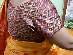 Today Salu Bhabhi was looking hot in a yellow saree. husband fucks a lot
