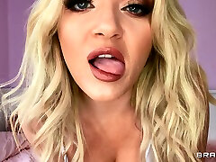 Busty kumpulan cerita sex ama ibu model Lana Wolf sucks and inserts a dildo in her cunt