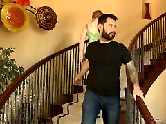 Bearded guy bangs the skinny apprentice while the mentor watches