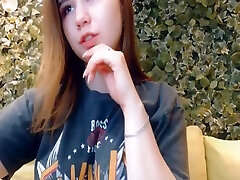 Mesmerizing Sexy Babe And Her Lewd Cam Show Live
