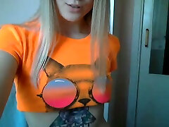 This blonde teen loves playing with herself on cam and she never shows her face