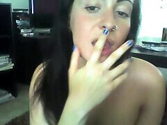 Crazy Naomy Waters masturbates in front of the webcam